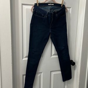 Levi 711 skinny jeans- dark wash